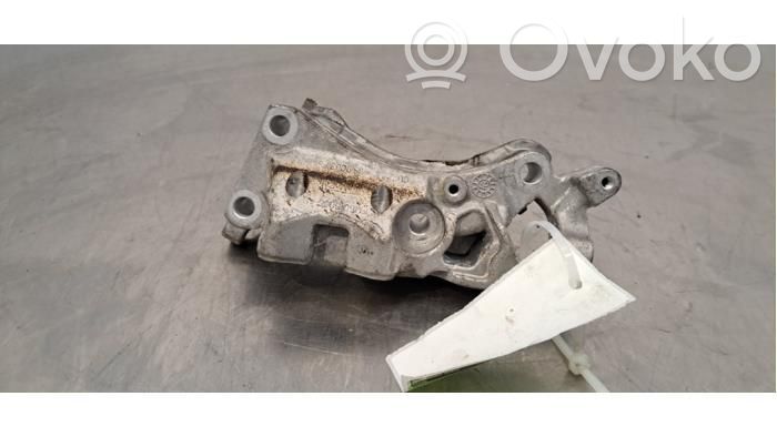 Ford Tourneo Engine mount bracket 