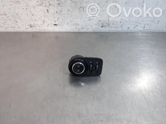 Opel Grandland X Light switch 