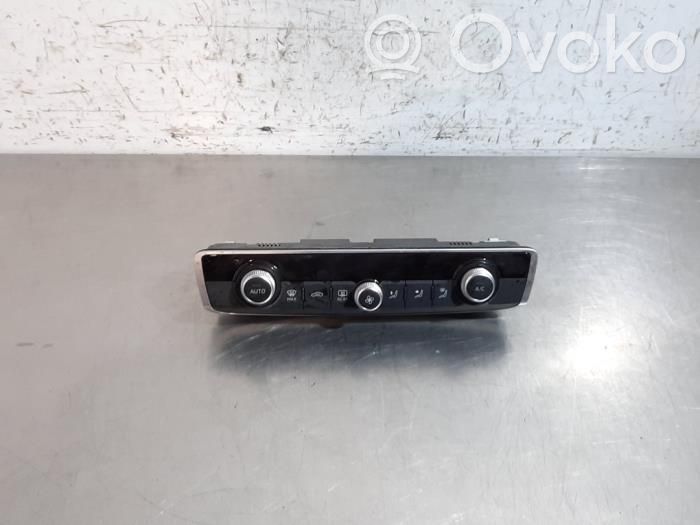 Audi A1 Climate control unit 