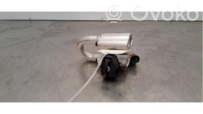 Renault Megane E-Tech Ilmastointilaitteen putki (A/C) 