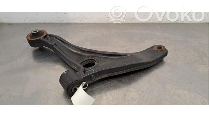 Front control arm   8200688871,8550506879,8550506879