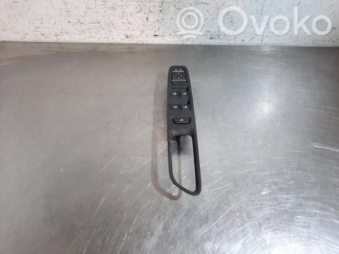 Renault Clio IV Przyciski szyb 