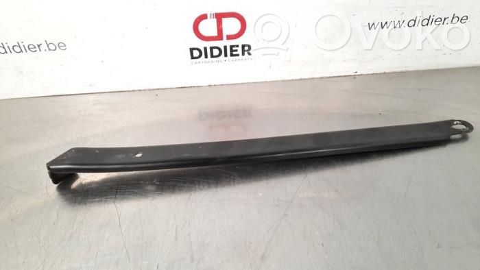 Mercedes-Benz E C207 W207 Pas przedni 