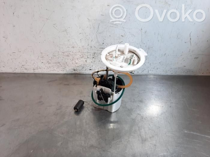 Volvo XC40 Bomba interna de combustible 