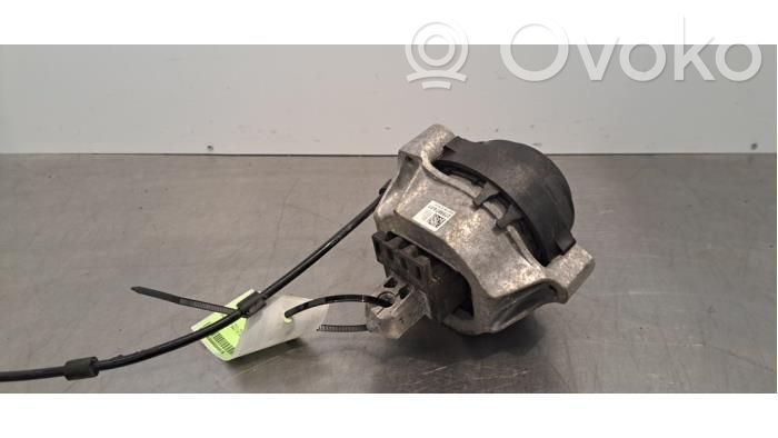 BMW 7 G11 G12 Engine mount bracket 