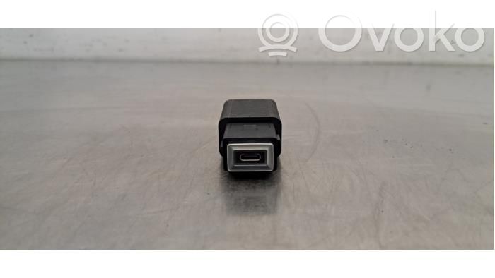 USB-pistokeliitin   9848394780,985205780,985205780