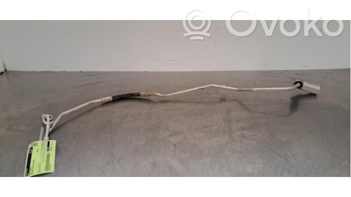 Porsche Taycan 9J1 Ilmastointilaitteen putki (A/C) 