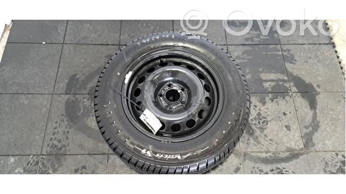 R16 rezerves ritenis