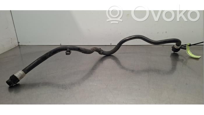 Tesla Model Y Engine coolant pipe/hose 