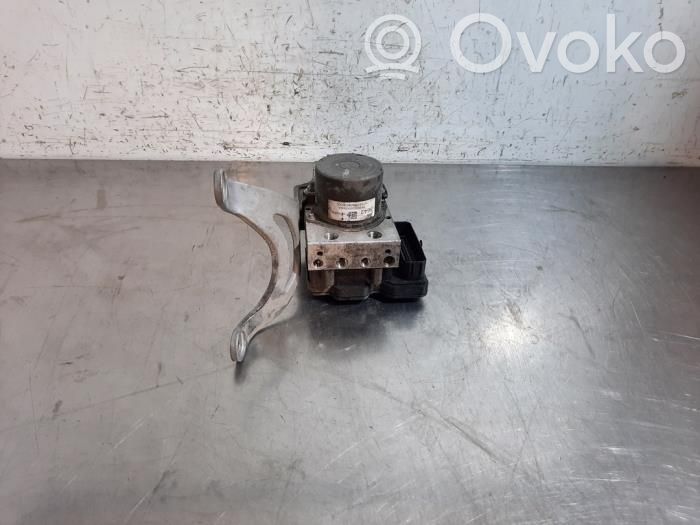Opel Insignia B Brake booster 