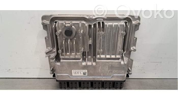 BMW 1 F40 Engine control unit/module 