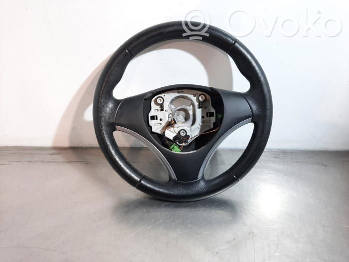 Volante   679667602,32306795570