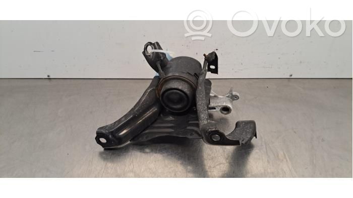 Lexus UX Engine mount bracket 