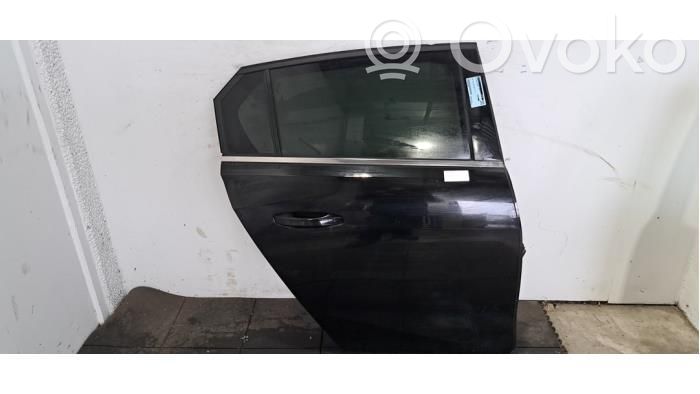 Opel Astra L Puerta trasera 