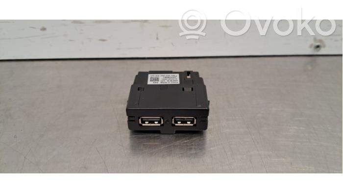 USB-pistokeliitin   5Q0035726L