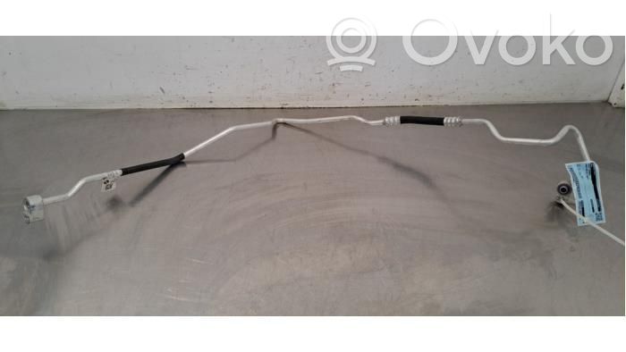 BMW XM Ilmastointilaitteen putki (A/C) 