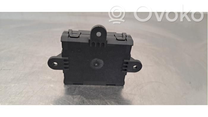 Unidad de control/módulo del bloqueo de puertas   J8A214D620CC,LR106148