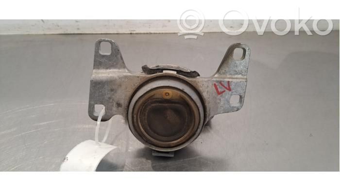 Volvo V40 Engine mount bracket 