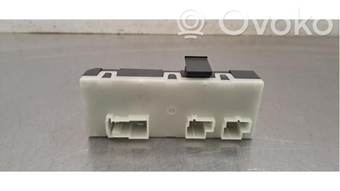 Unité de commande / module de hayon   61355A19DB2,5A19DB2,6135A19DB2