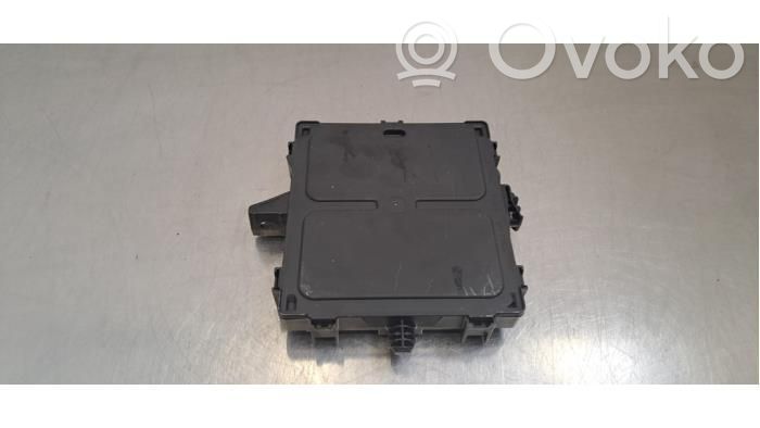Renault Arkana Korin keskiosan ohjainlaite 