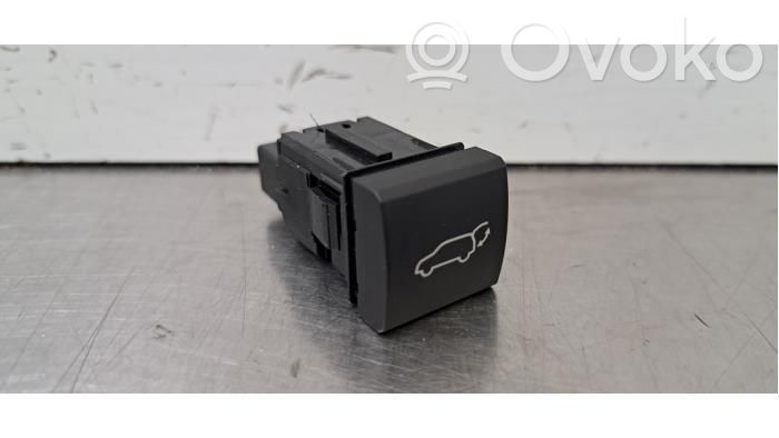 Toyota bZ4X Przełącznik / Przycisk otwierania klapy tylnej / bagażnika 