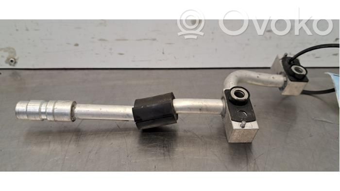 Ilmastointilaitteen putki (A/C)   1EA816543A