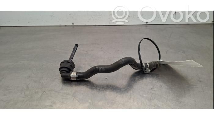 Mercedes-Benz CLA C118 X118 Tuyau de liquide de refroidissement moteur 