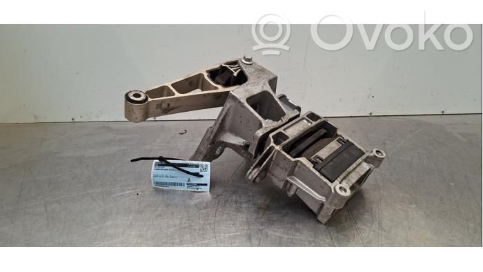 Land Rover Evoque I Engine mount bracket 