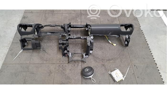 Toyota Yaris XP210 Zestaw poduszek powietrznych z panelem 