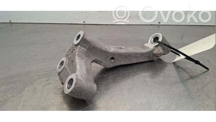 Opel Astra L Alte piese compartiment motor 