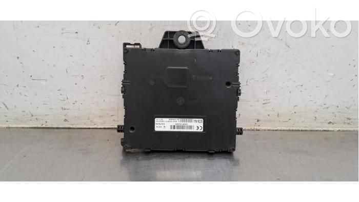Renault Master III Korin keskiosan ohjainlaite 