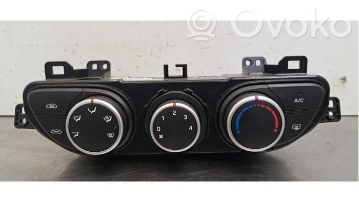 Hyundai i10 Climate control unit 