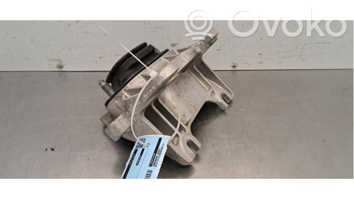 Engine mount bracket   112537433R