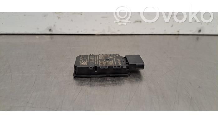 Porsche Macan (95C) Antenna control unit 
