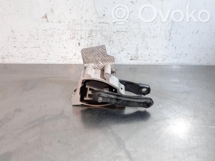 Engine mount bracket   L8D26P082BD