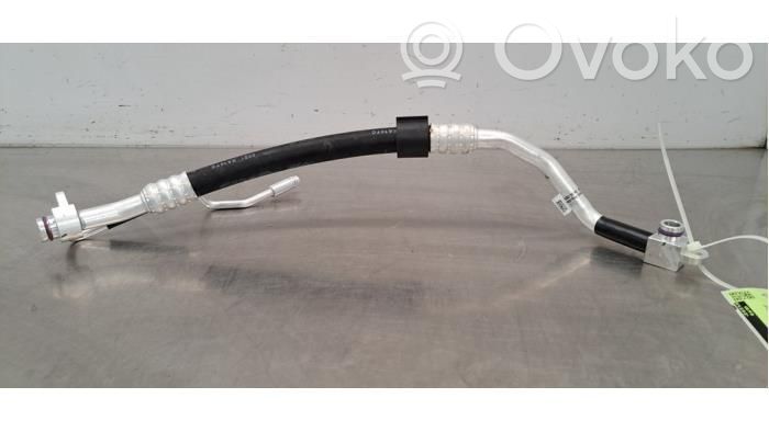 Ilmastointilaitteen putki (A/C)   8W1816740
