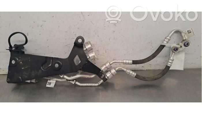 BMW X5 G05 Ilmastointilaitteen putki (A/C) 