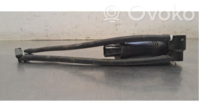 Land Rover Evoque I Windscreen/windshield washer pump 