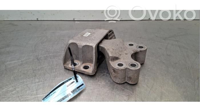 Engine mount bracket   1441204480