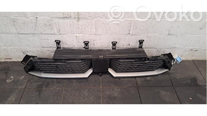 Peugeot 5008 Maskownica / Grill / Atrapa górna chłodnicy 