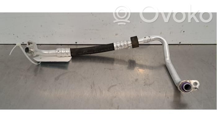 BMW i3 Ilmastointilaitteen putki (A/C) 