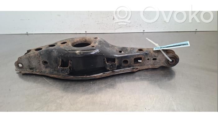 Toyota Avensis T270 Braccio di controllo sospensione posteriore 