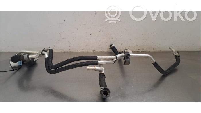 Engine coolant pipe/hose