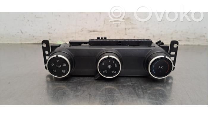 Citroen e-C3 Climate control unit 