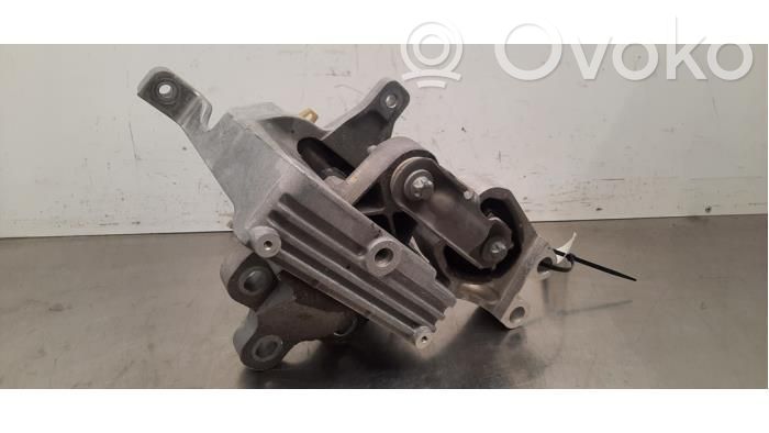 Mercedes-Benz EQB Soporte de montaje del motor 