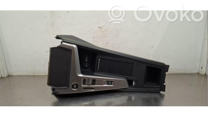 Peugeot 308 Center console 