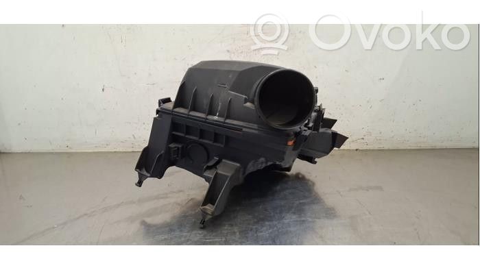 BMW X1 U11 Air filter box