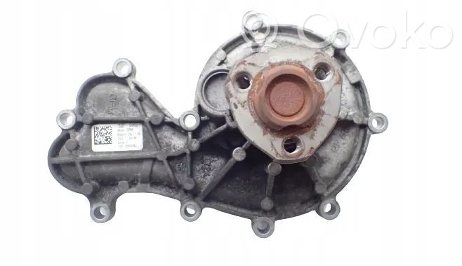 Volkswagen Touareg II Pompe de circulation d'eau 