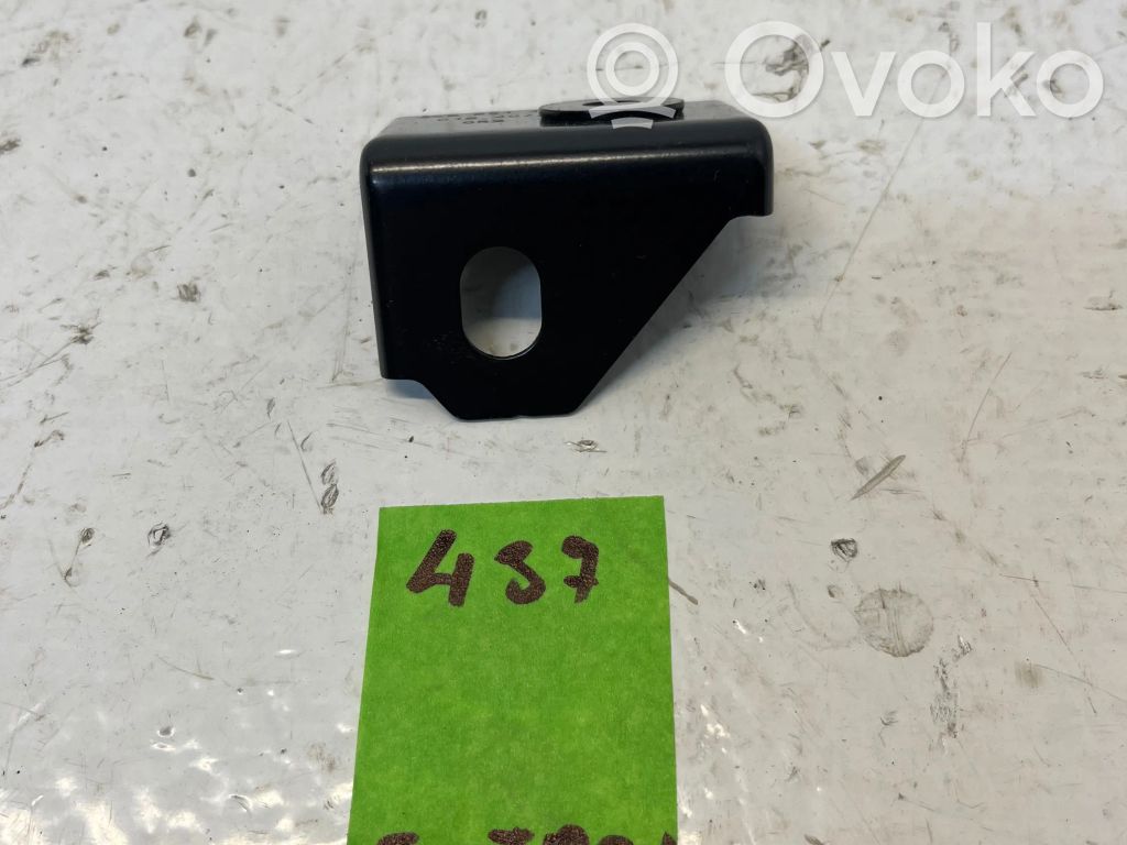 Fender mounting bracket   4KE821166,016402