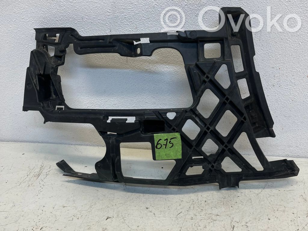 Volkswagen Golf VII Front bumper mounting bracket 